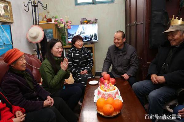 ​陈更高考成绩总分多少 北大陈更的父母家庭背景照片资料介绍