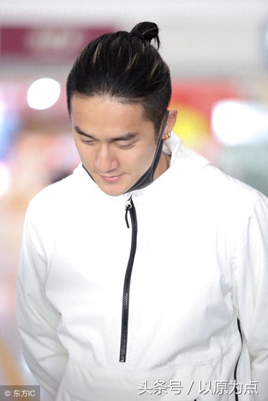 蒋劲夫前女友曝被踢到流产,男方未回应,似好友发文斥其女友造谣