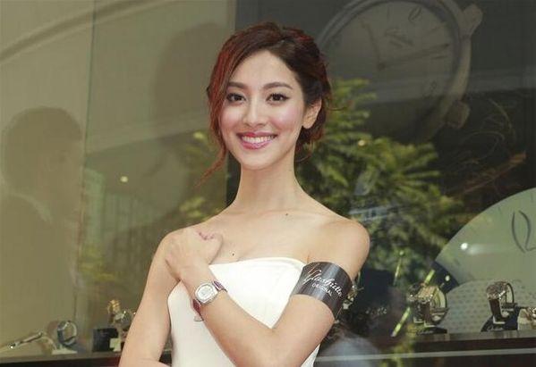 ​香港艺人郑嘉颖曝下月结婚 老婆陈凯琳个人资料背景介绍