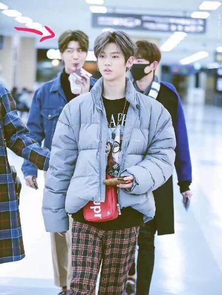 范丞丞整容脸女友曝光,盘点范丞丞这几年颜值变化,整没整看便知