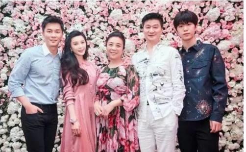 范丞丞整容脸女友曝光,盘点范丞丞这几年颜值变化,整没整看便知