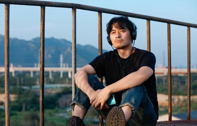 今日,由王应蛟担任总导演,王筱刚担任导演,李砚、张楠、刘佩琦、徐锦江、吕良伟、曾江、张璐瑶、何文辉、孙明明、晋松、马健、王艺霏等主演,巴多、程思寒、潘时七、韩飞行友情出演的奇幻爱情动作电影《天之书》首