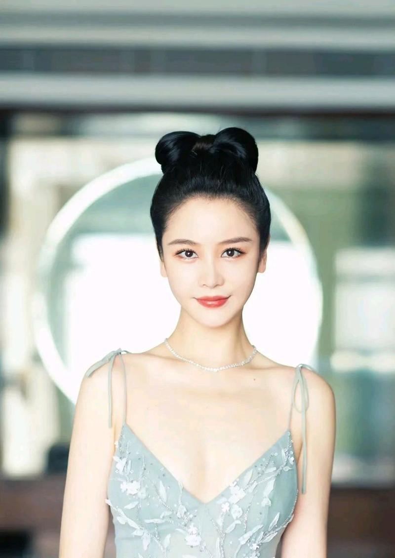 邱意浓出席长春电影节,探寻自我光影之路