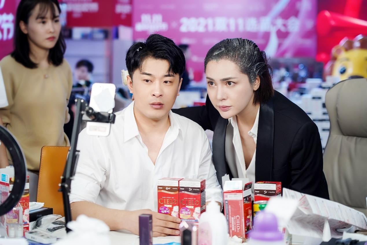 辛巴辛有志的公益之行，让“直播 乡村”组合火爆