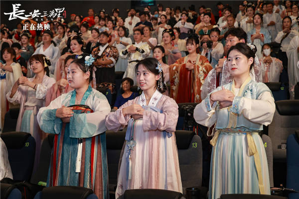 追光动画“新文化”系列开篇之作《长安三万里》持续热映中，票房已经突破12亿大关。为了和更多热爱传统文化的观众朋友们共赏传统文化，影片“天下谁人不识君”的主题活动已经启程，重访诗人们足迹的脚步来到了第二